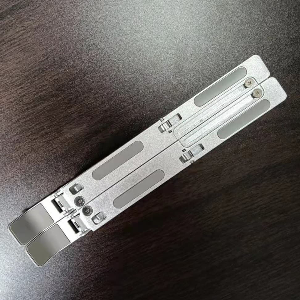 折りたたみ式アルミ製軽量パソコンスタンド